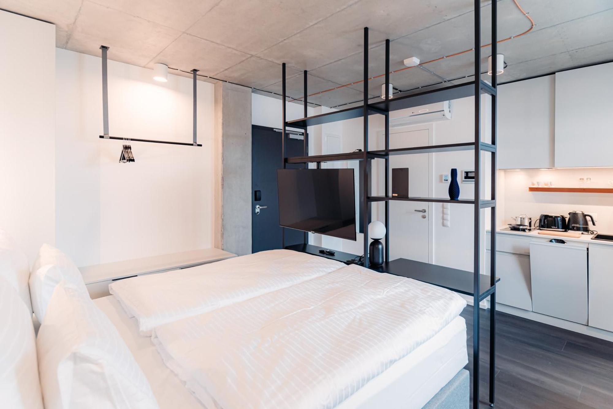 Honest Ricany Room photo