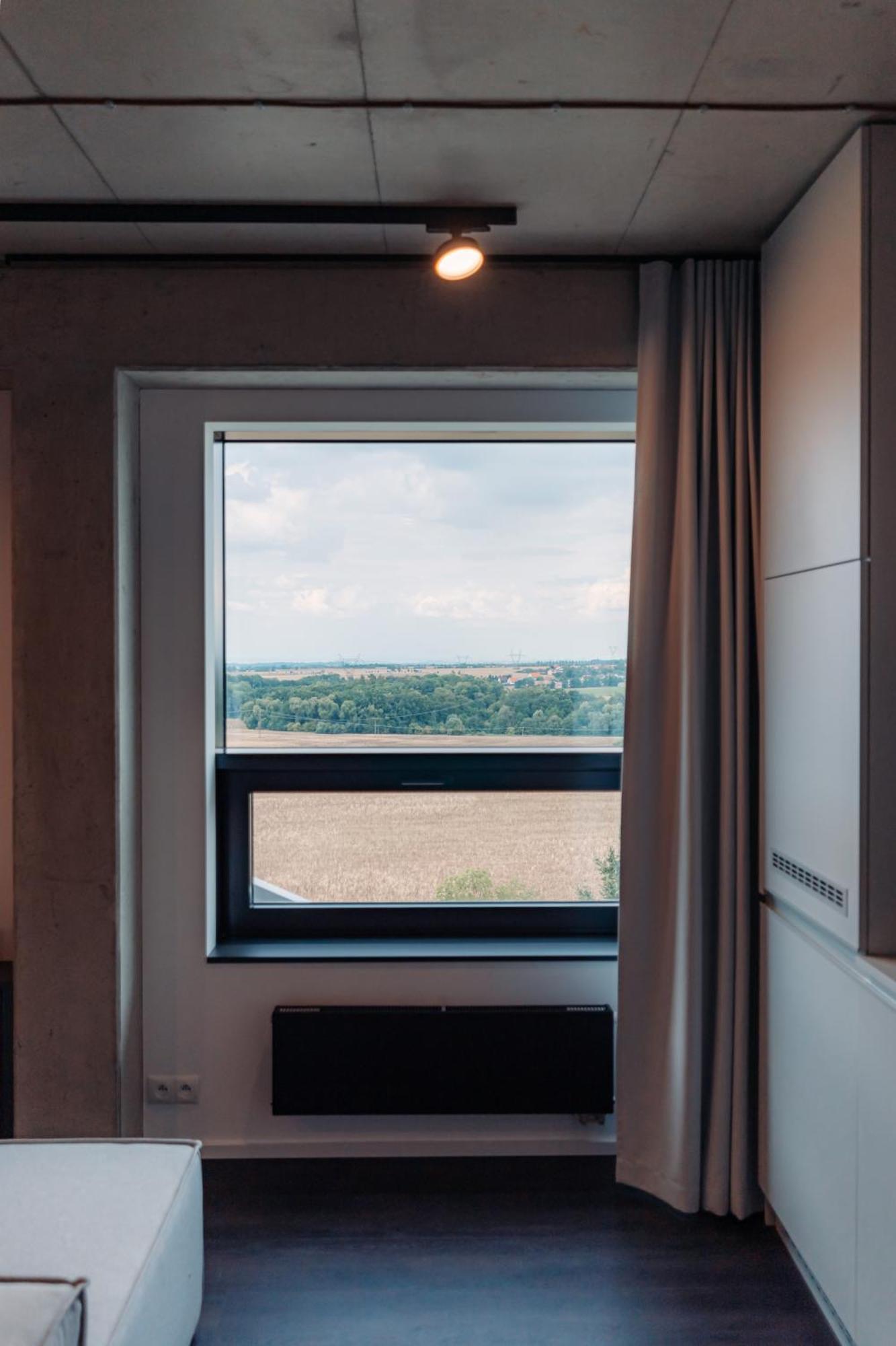 Honest Ricany Room photo